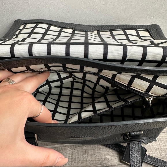 Kate Spade Holden Street Small Leslie Tote in black leather - Picture 11 of 14